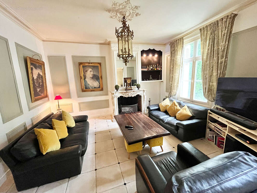 Maison à SAINT-ETIENNE-DE-CHIGNY