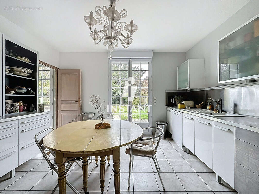 Maison à SAINT-MAUR-DES-FOSSES