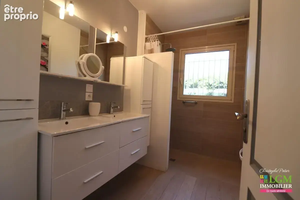 AUBIGNAN (84) - Le luxe du calme, la douceur de la Provence pour cette maison de 116 m² - photo 17