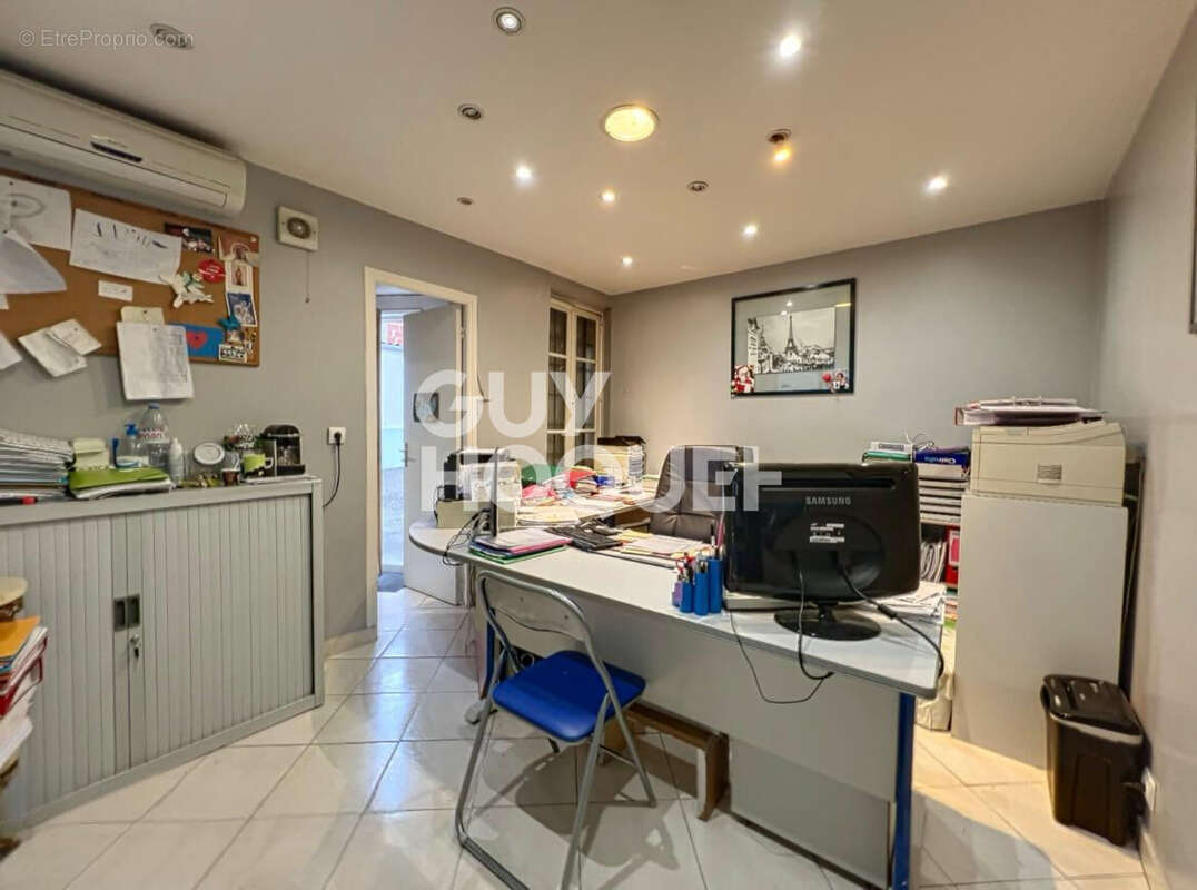 Commerce à SAINT-DENIS