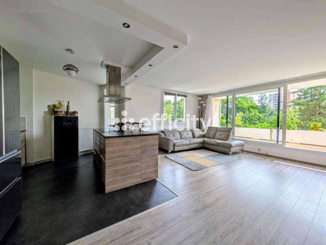 Appartement à ENGHIEN-LES-BAINS