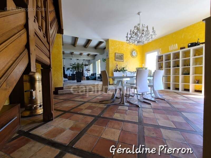 Maison à SAINT-BONNET-SUR-GIRONDE