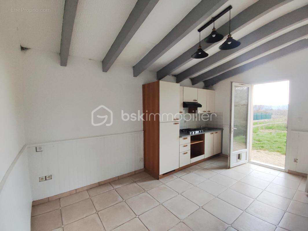 Maison à ALBA-LA-ROMAINE