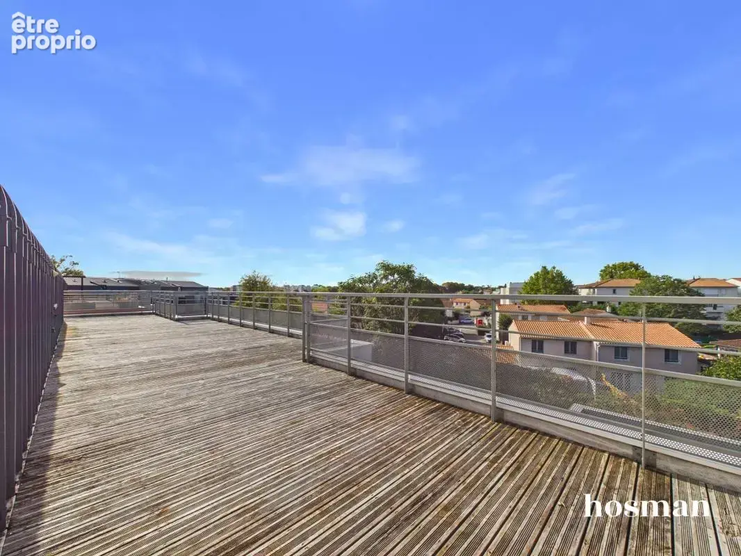 Dernier étage 4 pièces 91 m² avec terrasse panoramique de 100 m² et parking - Rue Yves Montand à Bègles - photo 17