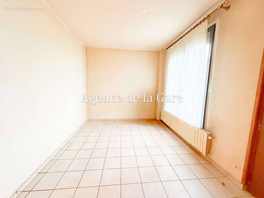 Maison à SARTROUVILLE