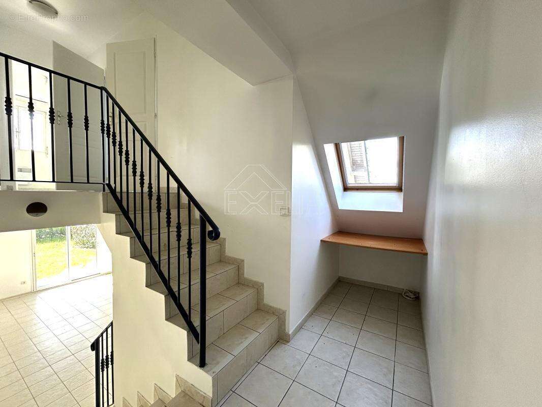 Maison récente 7 pièces 150 m² avec double garage, dépendance, box à chevaux et grand jardin de 1685 m² à Villegats - photo 15