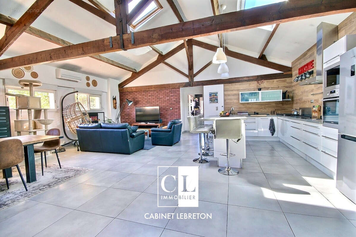 Appartement à MARSEILLE-11E