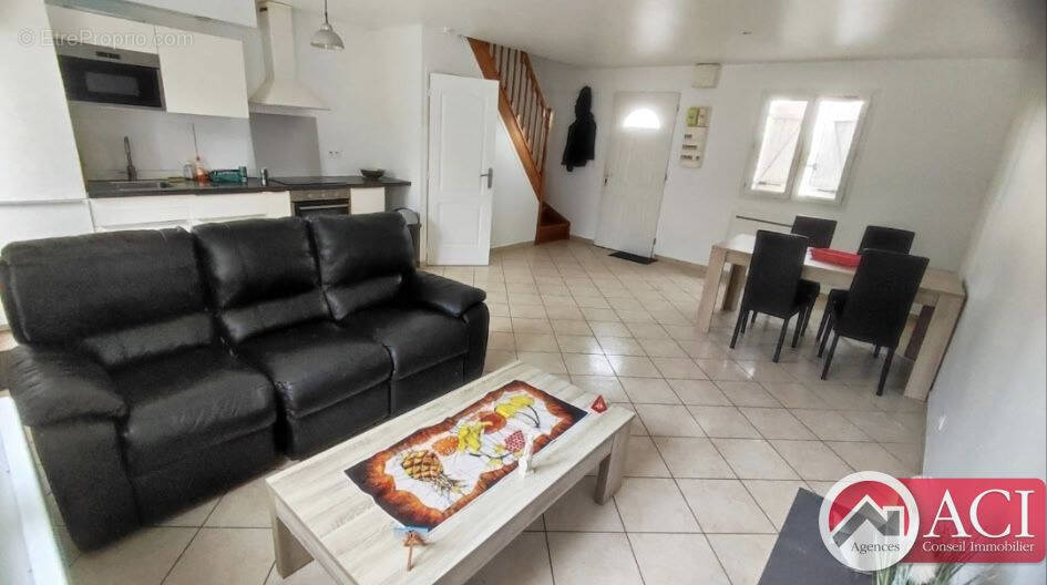 Maison à MERU