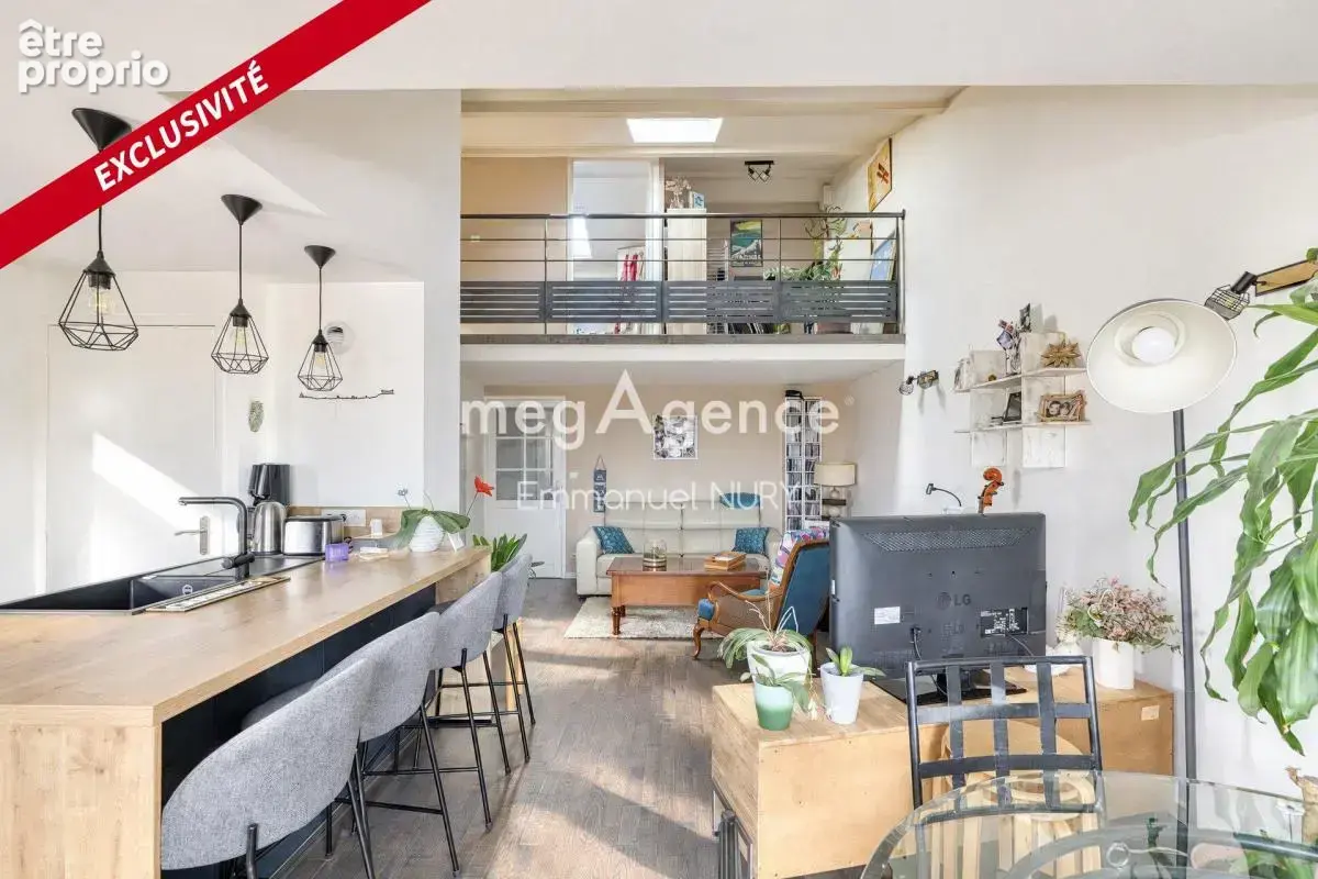 Appartement à SAINT-GENIS-LES-OLLIERES