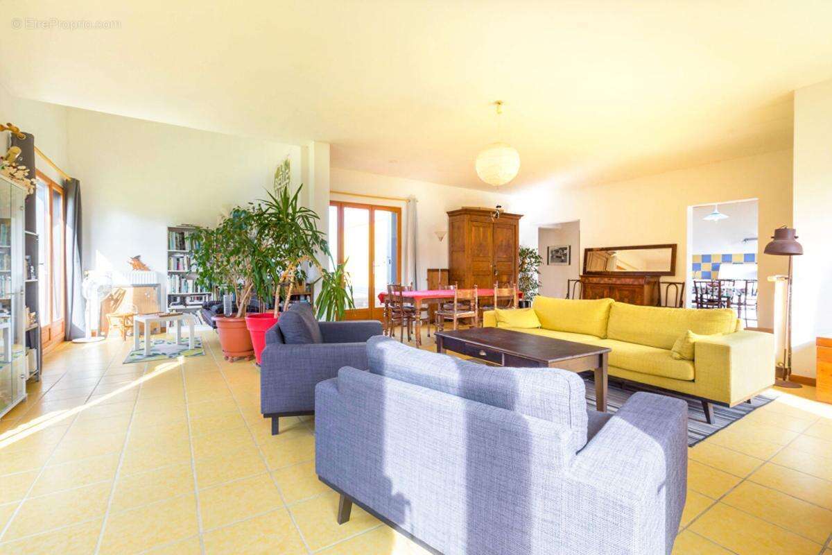 Ensemble immobilier sur terrain constructible à Pasques - photo 3