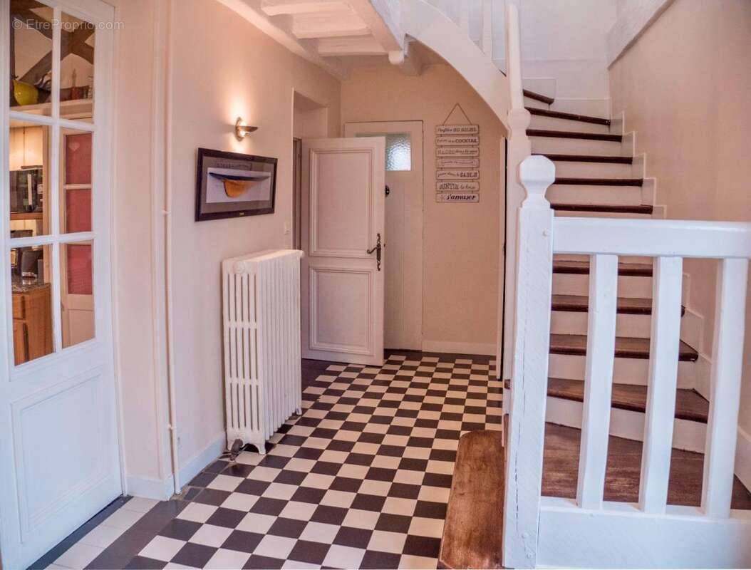 Maison à LES DAMPS
