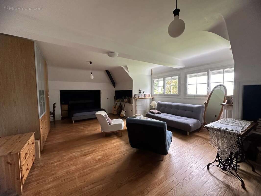 Maison à OINVILLE-SOUS-AUNEAU