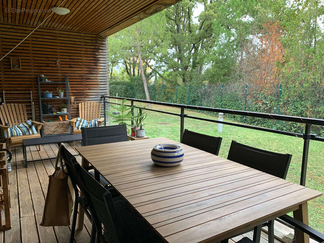 Appartement à VENELLES