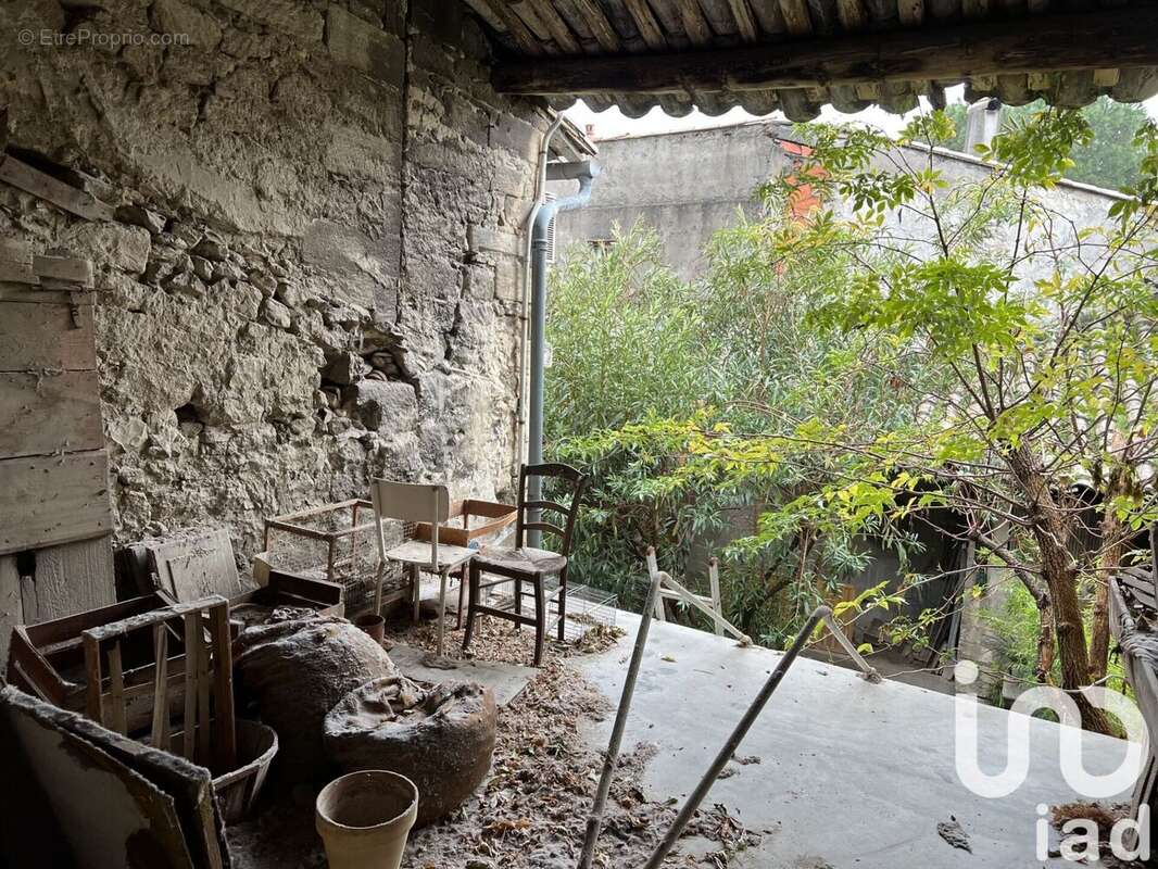 Photo 8 - Appartement à VILLENEUVE-LES-AVIGNON