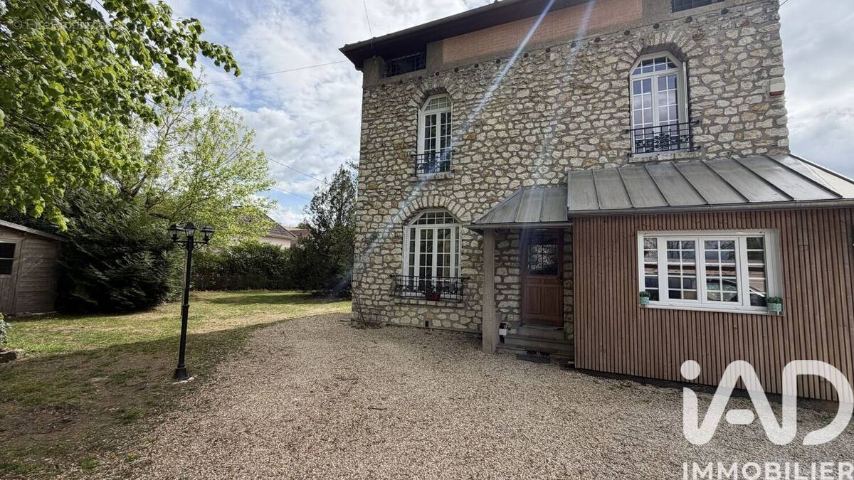 Photo 1 - Maison à VERT-SAINT-DENIS