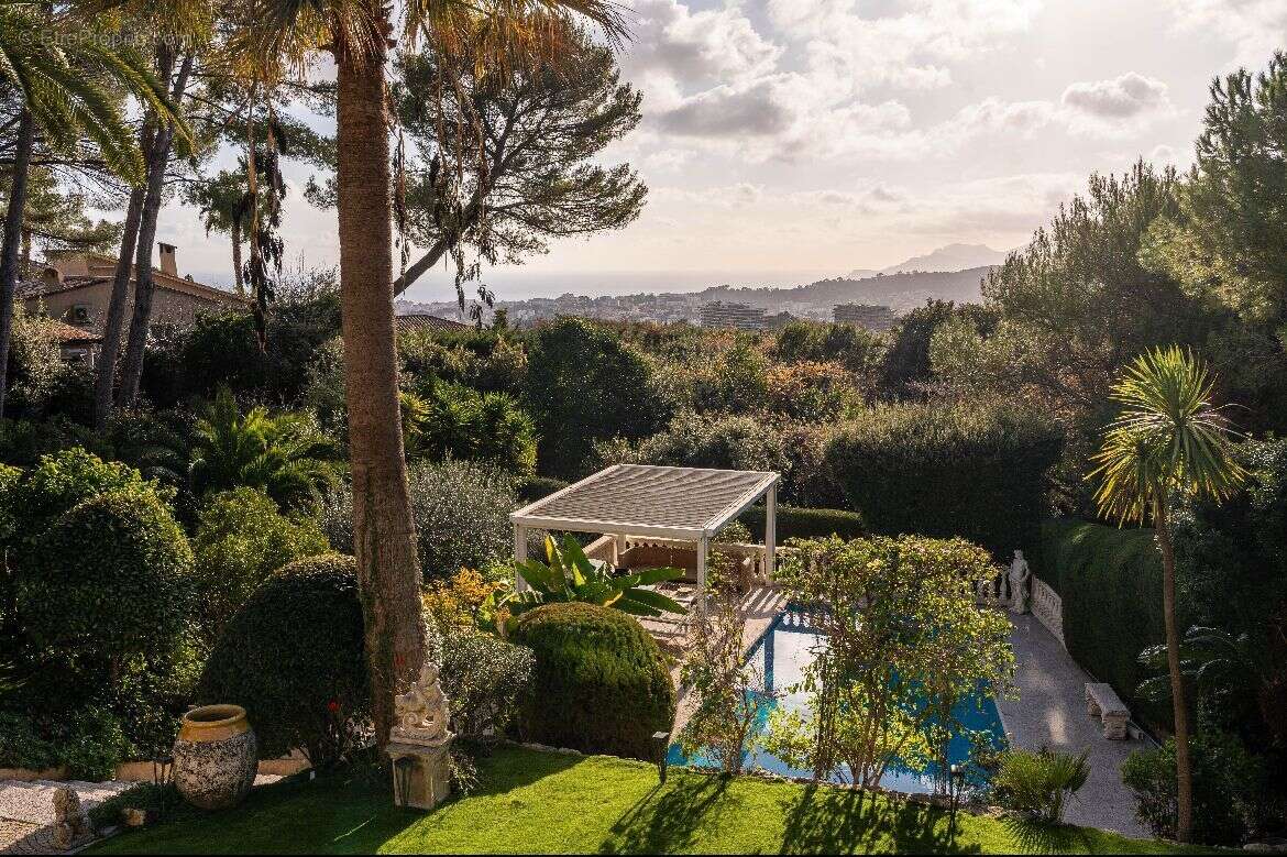 Maison à MOUGINS