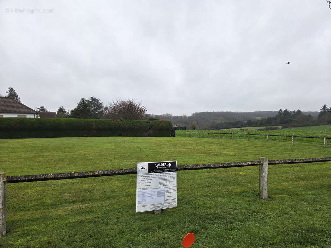 Terrain à DAMMARTIN-EN-SERVE