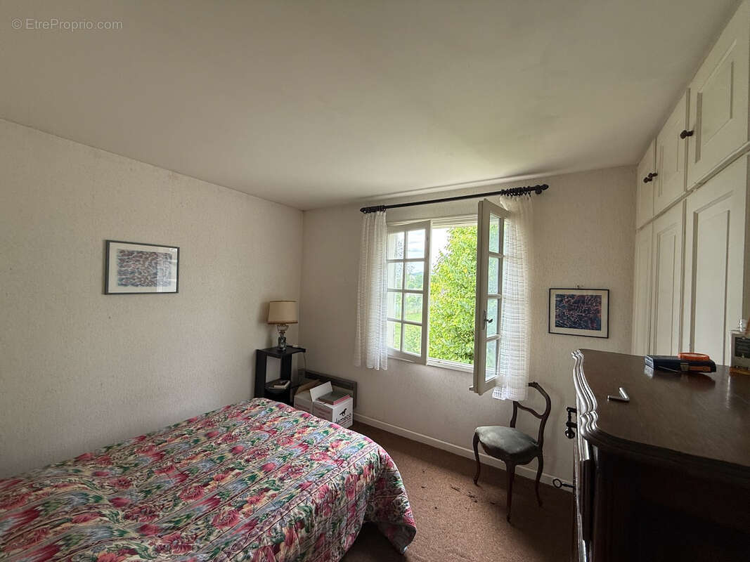 Maison à SAINT-ETIENNE-DE-FOUGERES