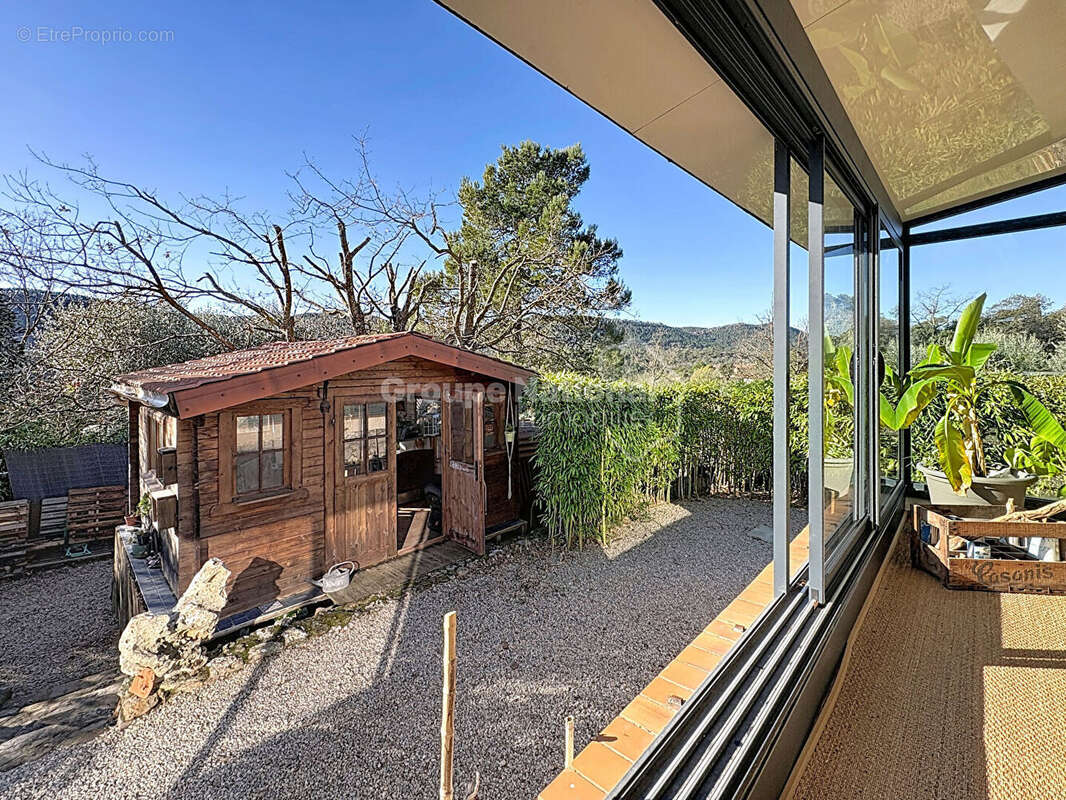 Maison à BAGNOLS-EN-FORET