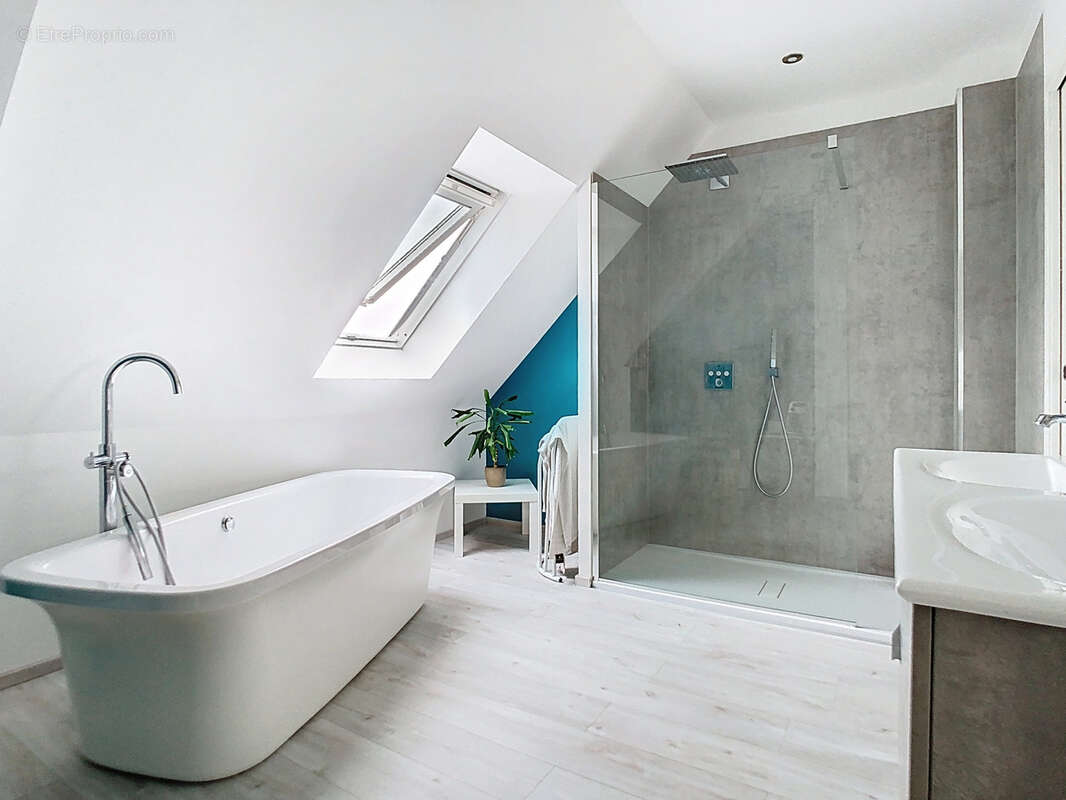 Maison à NEUFMESNIL