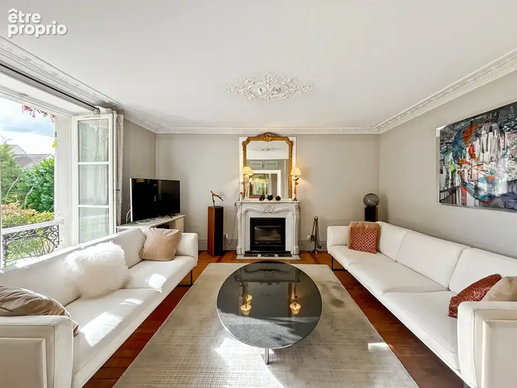 Maison d'exception  avec piscine et dependance - photo 3
