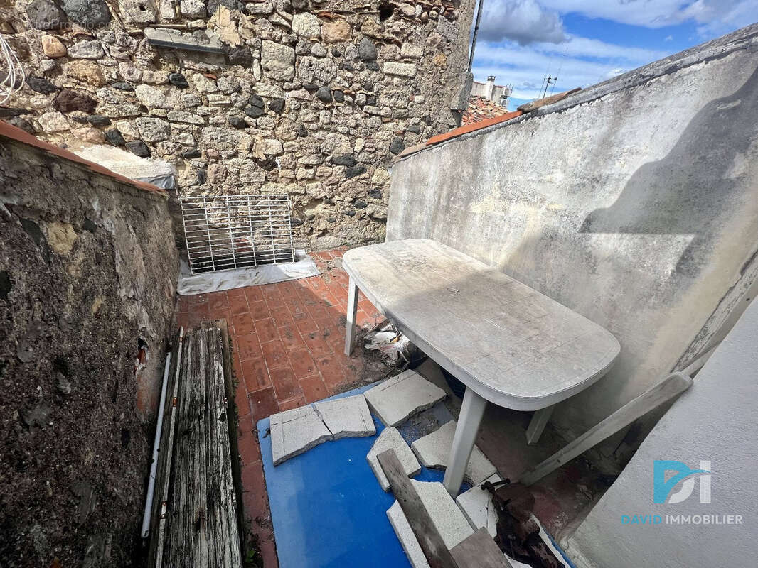 MONTBLANC, maison de ville avec terrasse et garage. - photo 4