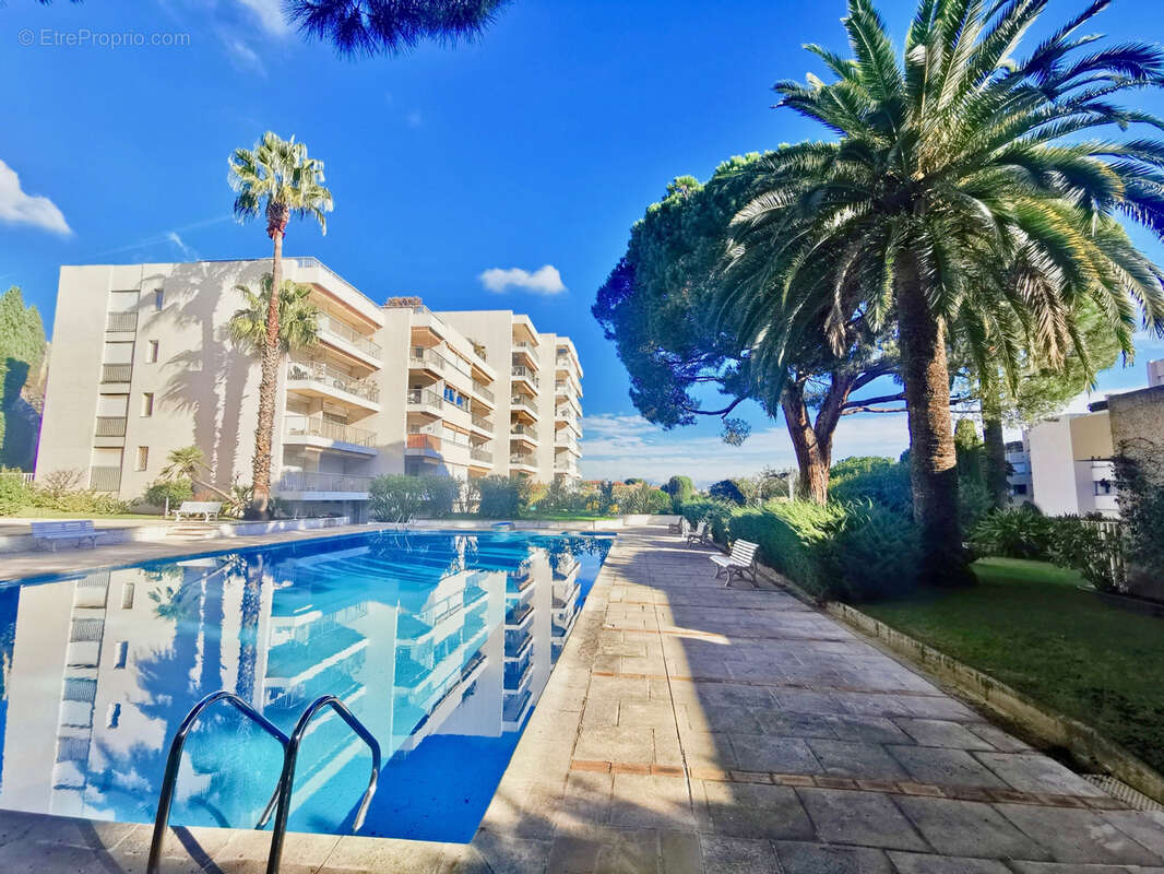 Appartement à VALLAURIS