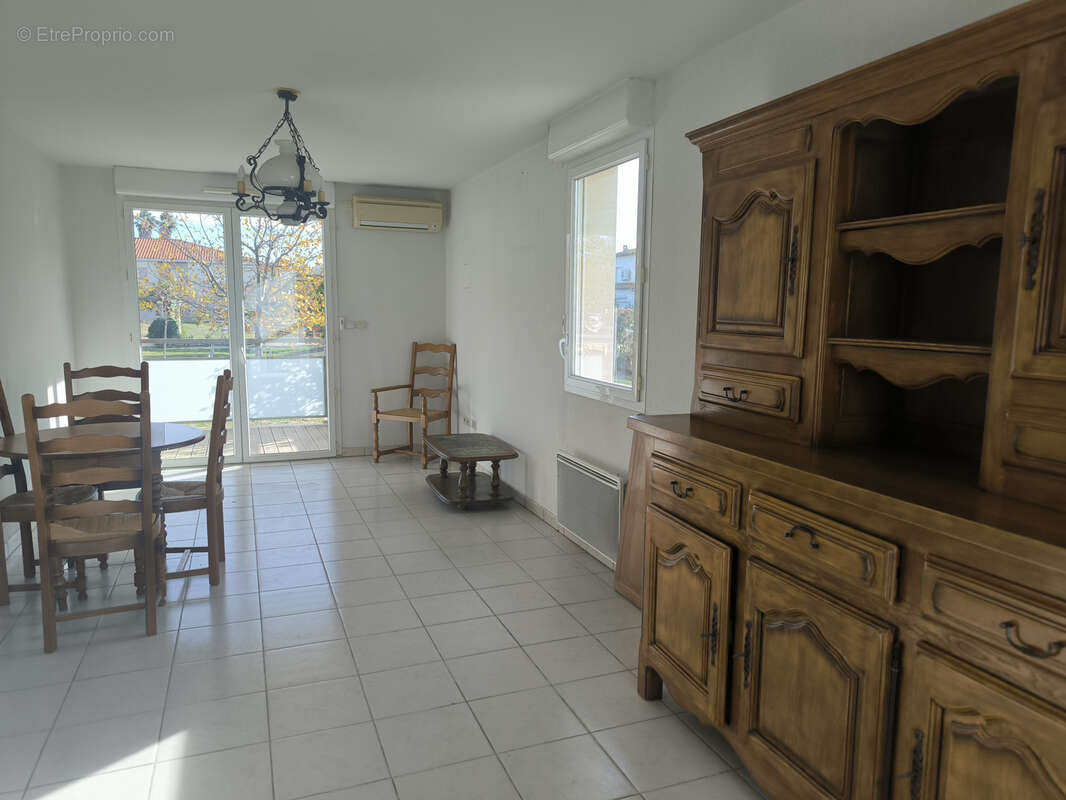 A vendre!  Bel appartement T3 avec terrasse et parking à Saint-Laurent-de-la-Salanque. - photo 4