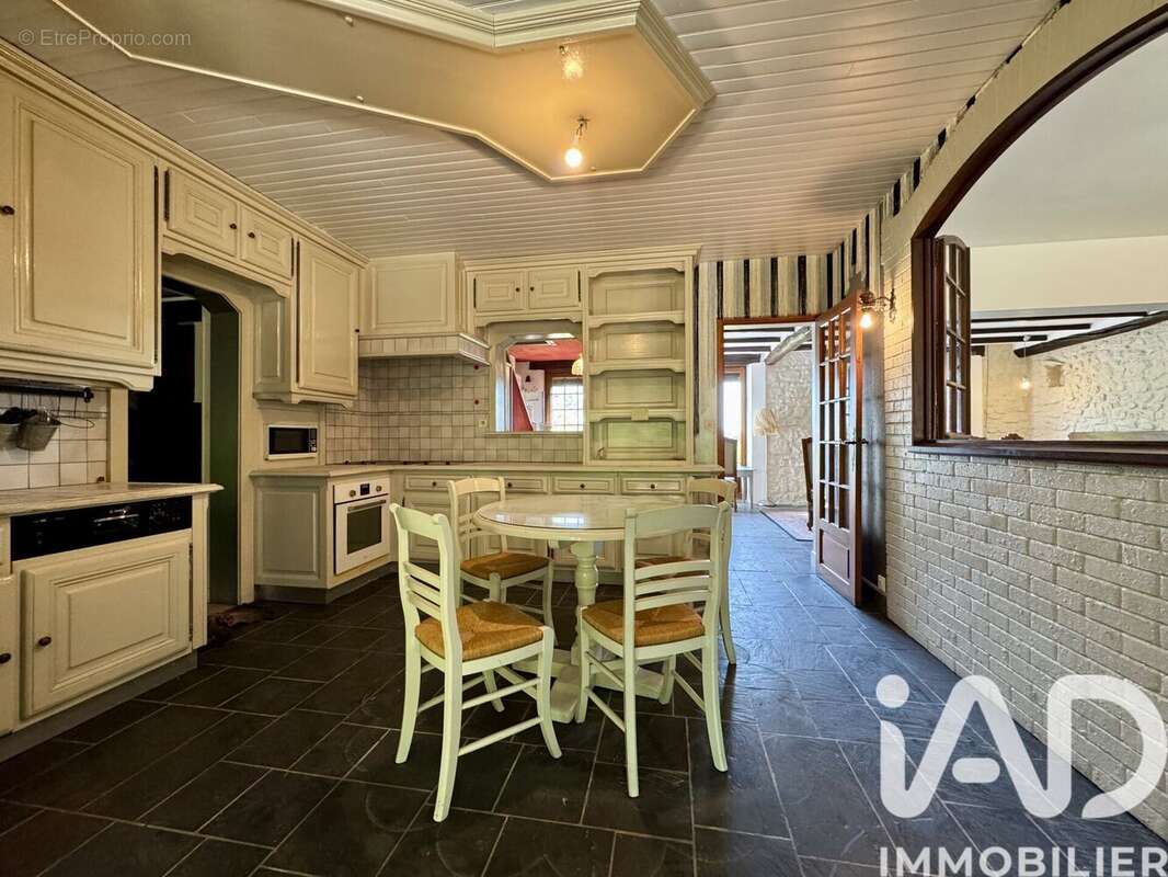 Maison 244 m² à Apremont  - photo 7
