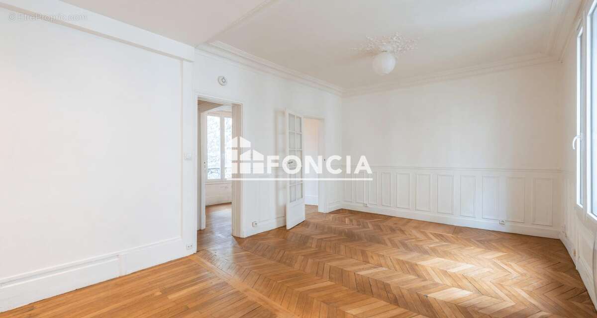 Appartement à PARIS-18E