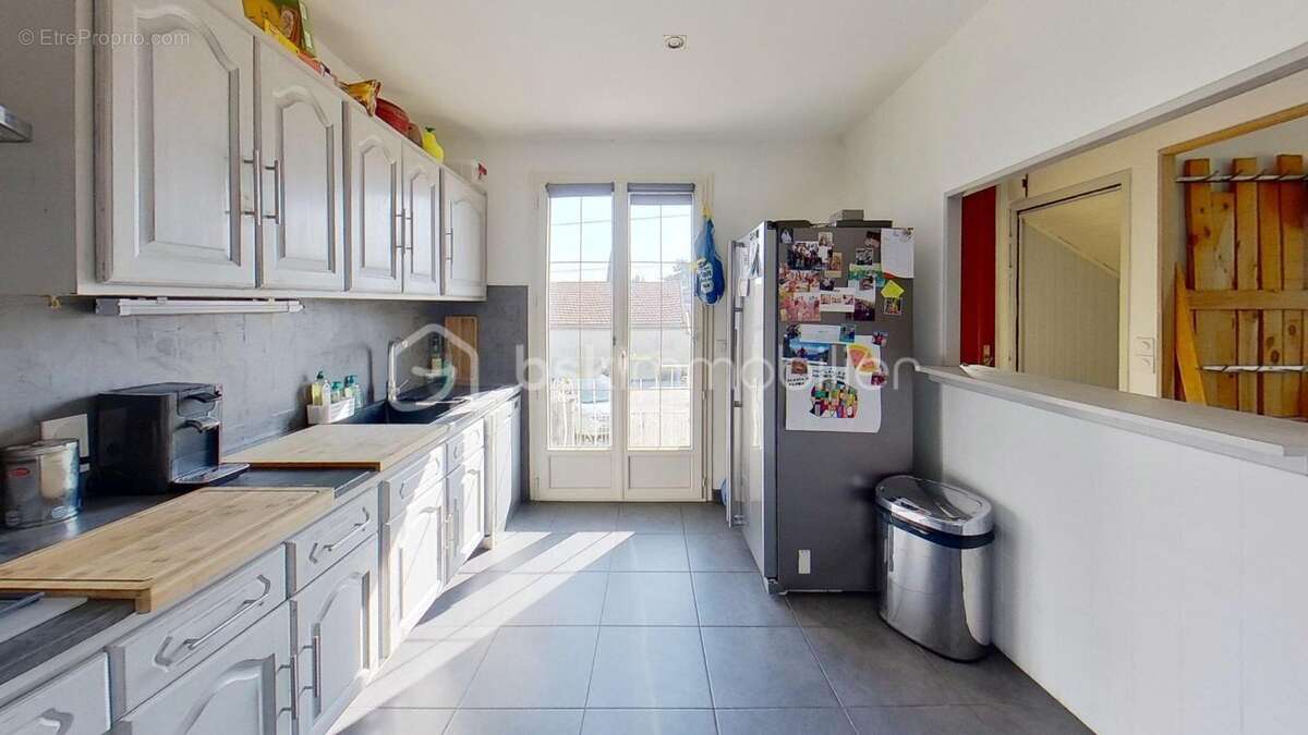 Maison familiale avec piscine, jardin arboré et grand garage – 5 min Montélimar - photo 10