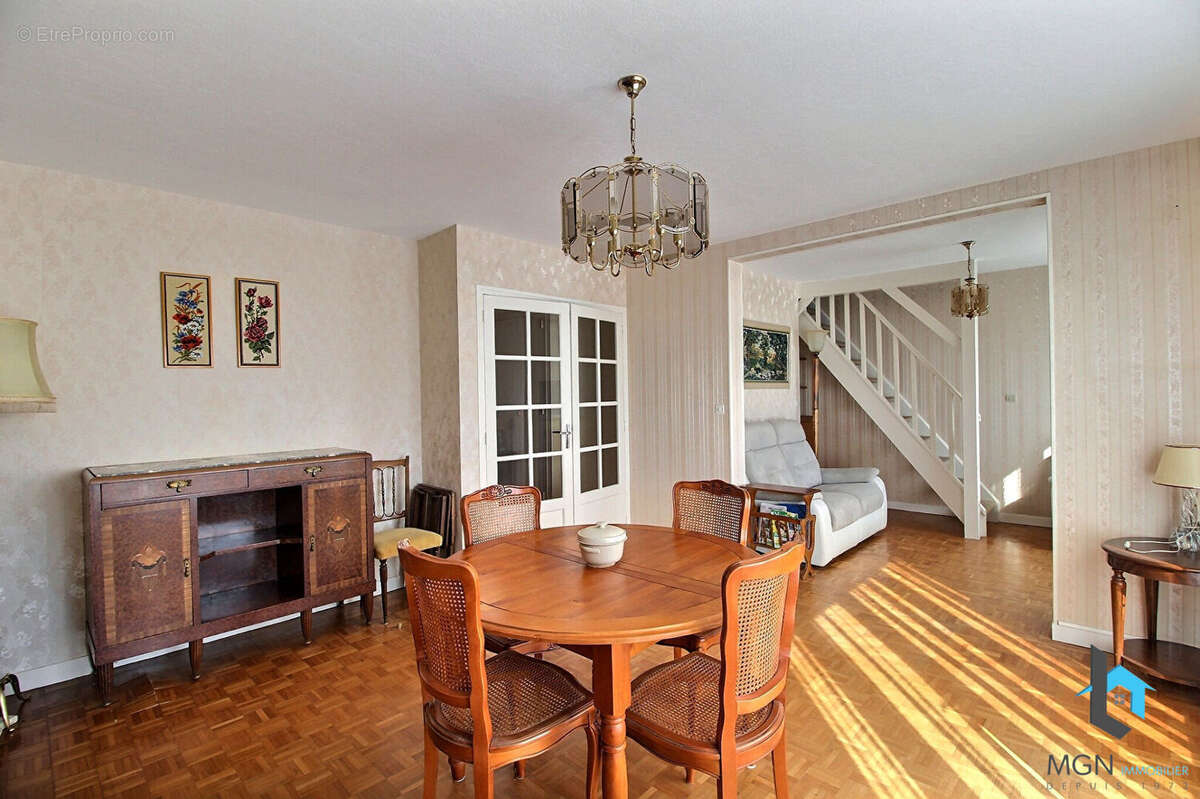 Maison à NOGENT-LE-ROI