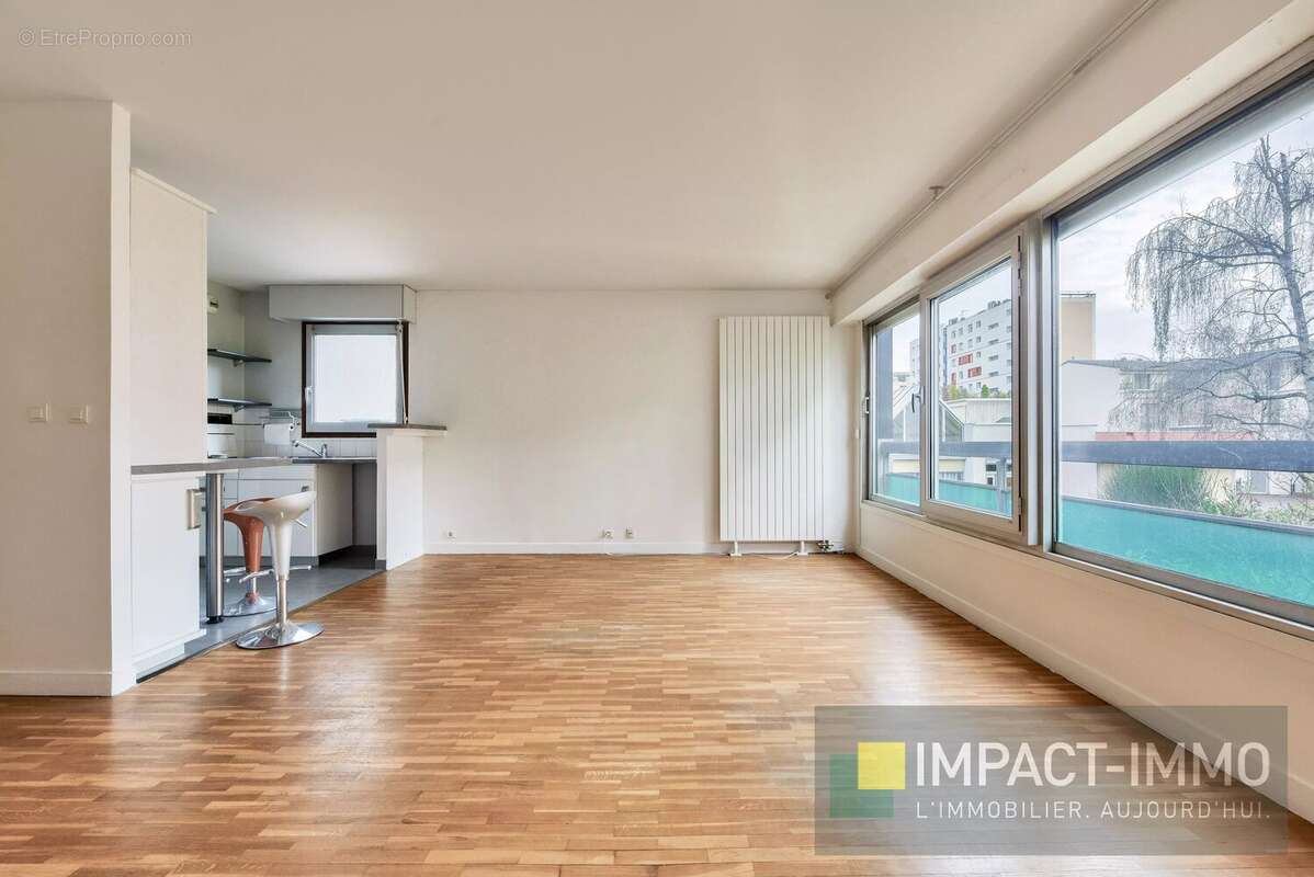 Appartement à COURBEVOIE