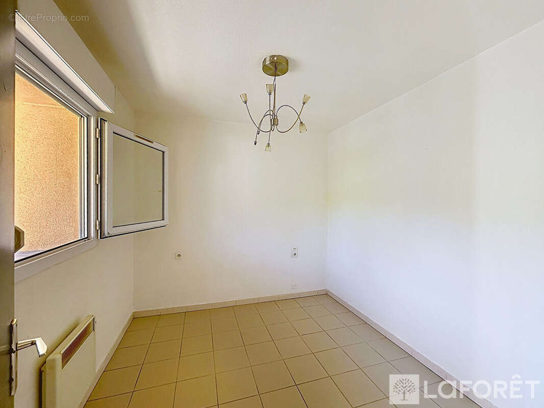 Appartement à COURTHEZON