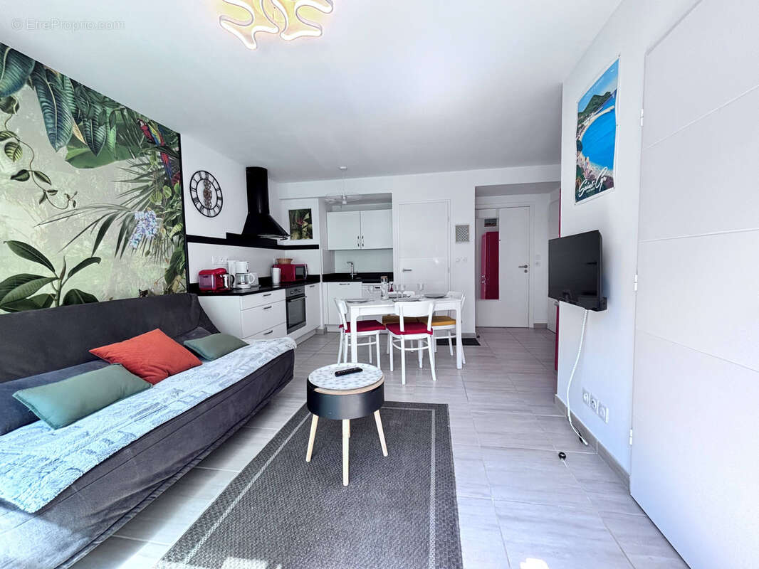 Appartement à SAINT-CYR-SUR-MER