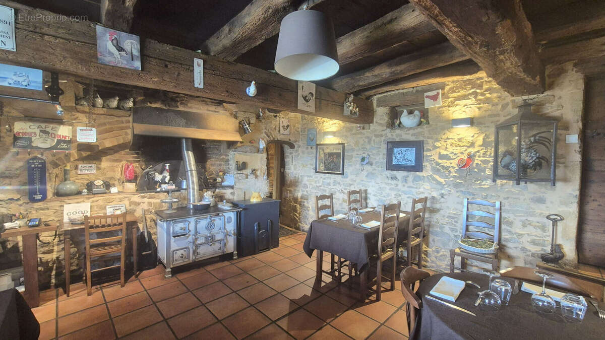 Commerce à LE BOIS-D'OINGT