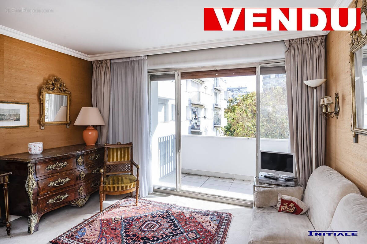 Appartement à PARIS-15E