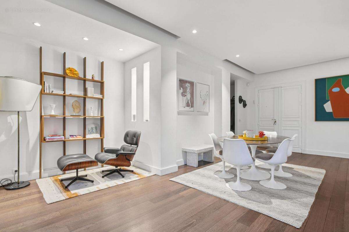 Appartement à NEUILLY-SUR-SEINE