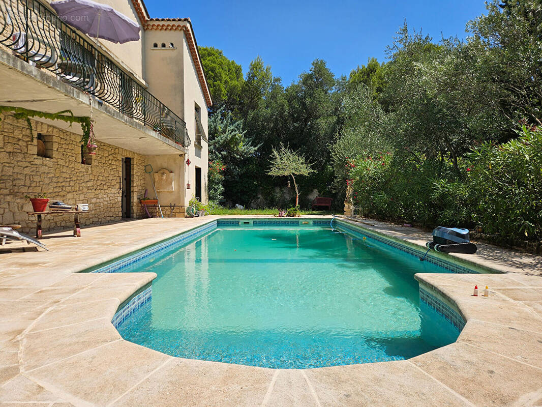 Maison à VILLENEUVE-LES-AVIGNON
