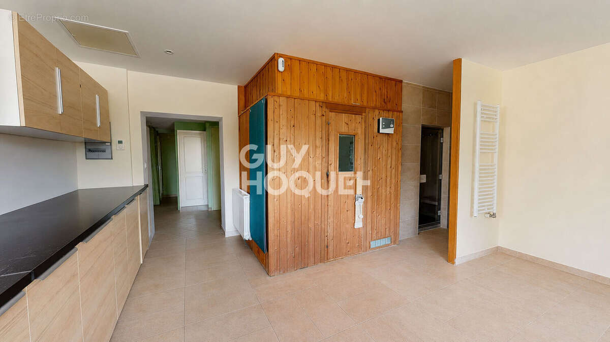 Maison familiale 185 m², 5 chambres, espace bien-être, terrain 2 100 m² - photo 11