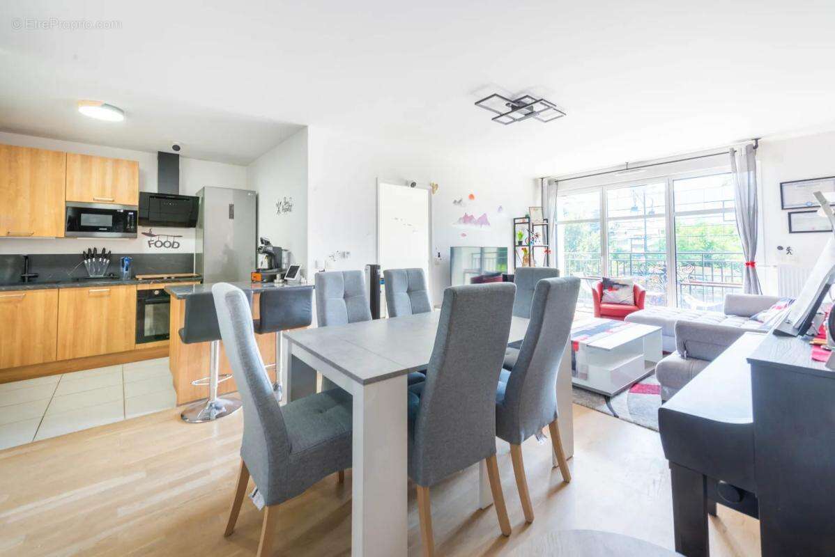Appartement 4 pièces de 82 m² à Clamart avec Balcon et Parking - photo 2