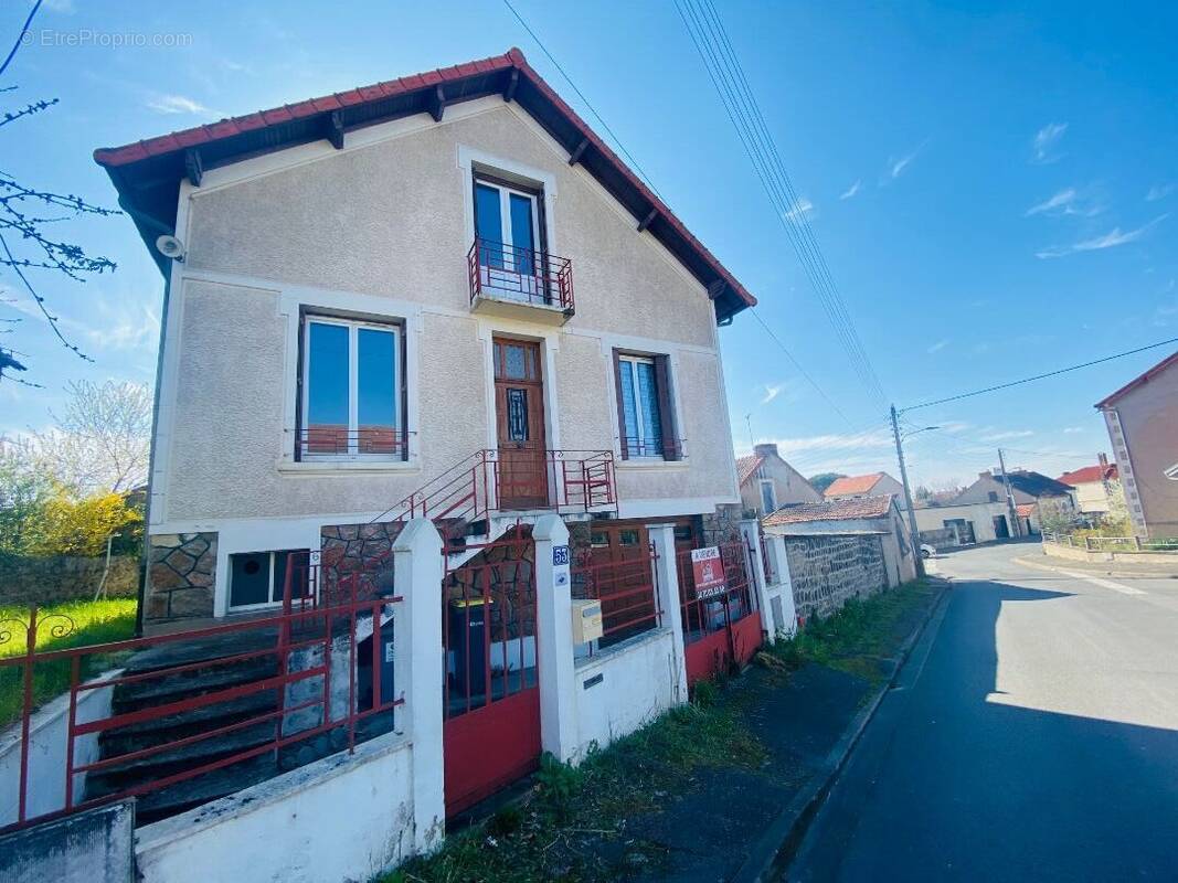 Maison à MONTLUCON