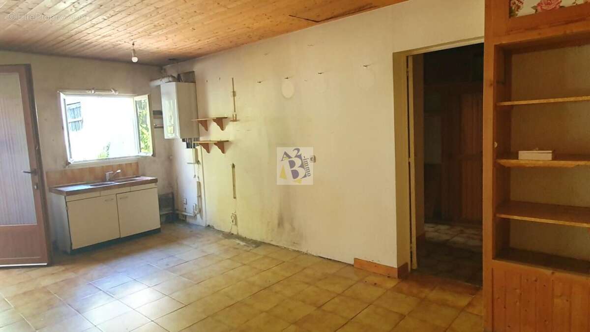 ANGOULEME, Quartier Victor Hugo villa, 3 chambres, garage, parc arboré - photo 15