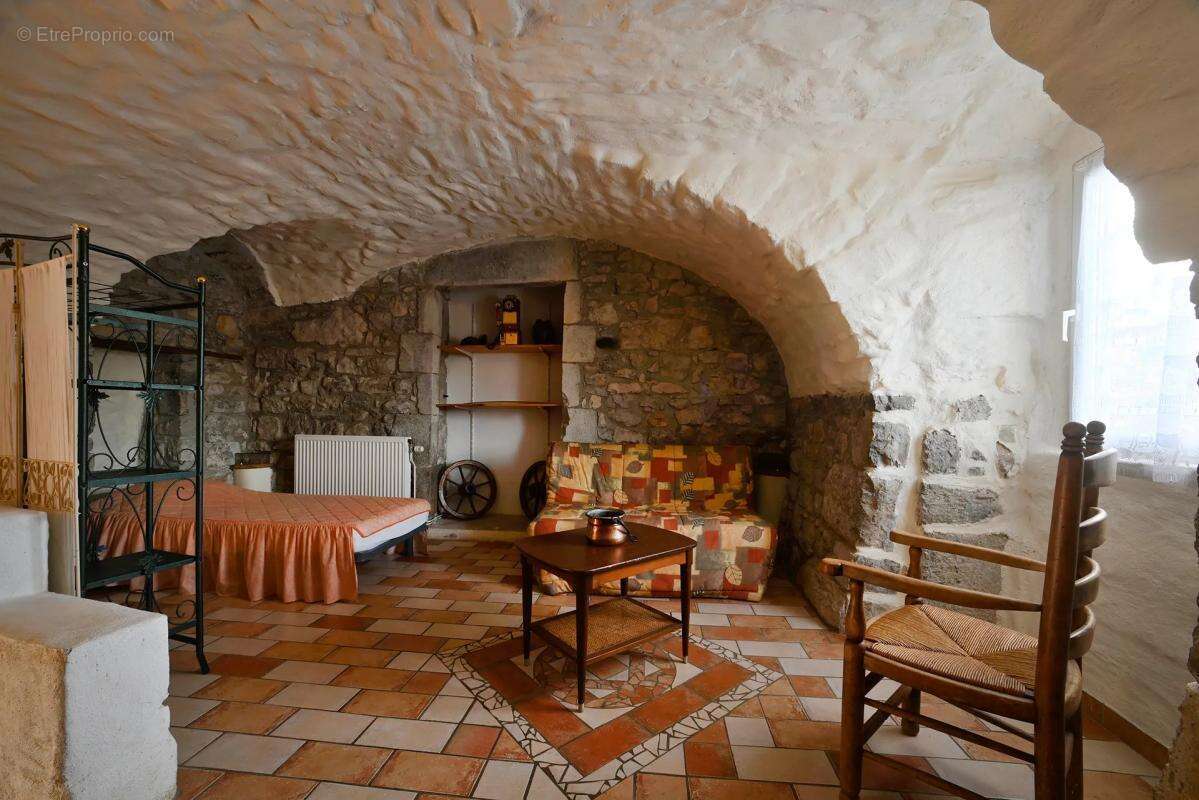 Maison à SAINT-ALBAN-AURIOLLES