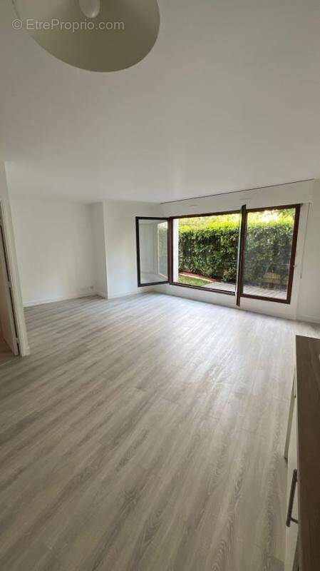 Appartement à CHARENTON-LE-PONT