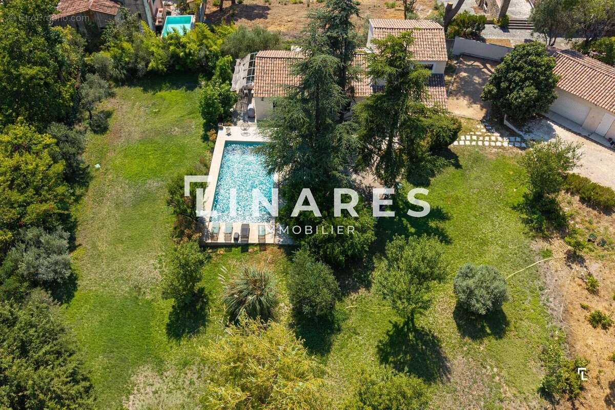 L'ALLAUDIENNE - Maison T5 de 151m2 - Terrain de 3300m2 - Piscine - Garage - ALLAUCH - photo 24