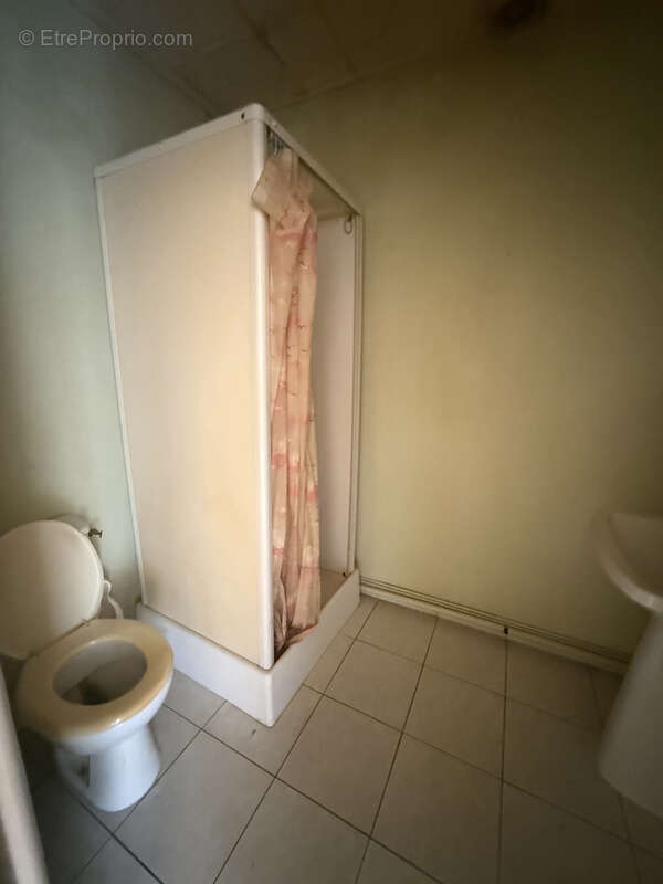 Appartement T1 Victoire à rafraîchir - photo 2