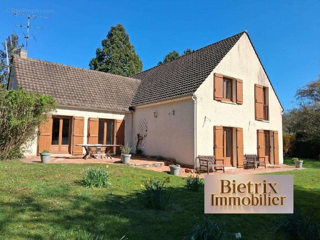 Maison à NESLES-LA-VALLEE