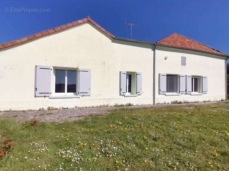 Maison à SAINTE-LIVRADE-SUR-LOT