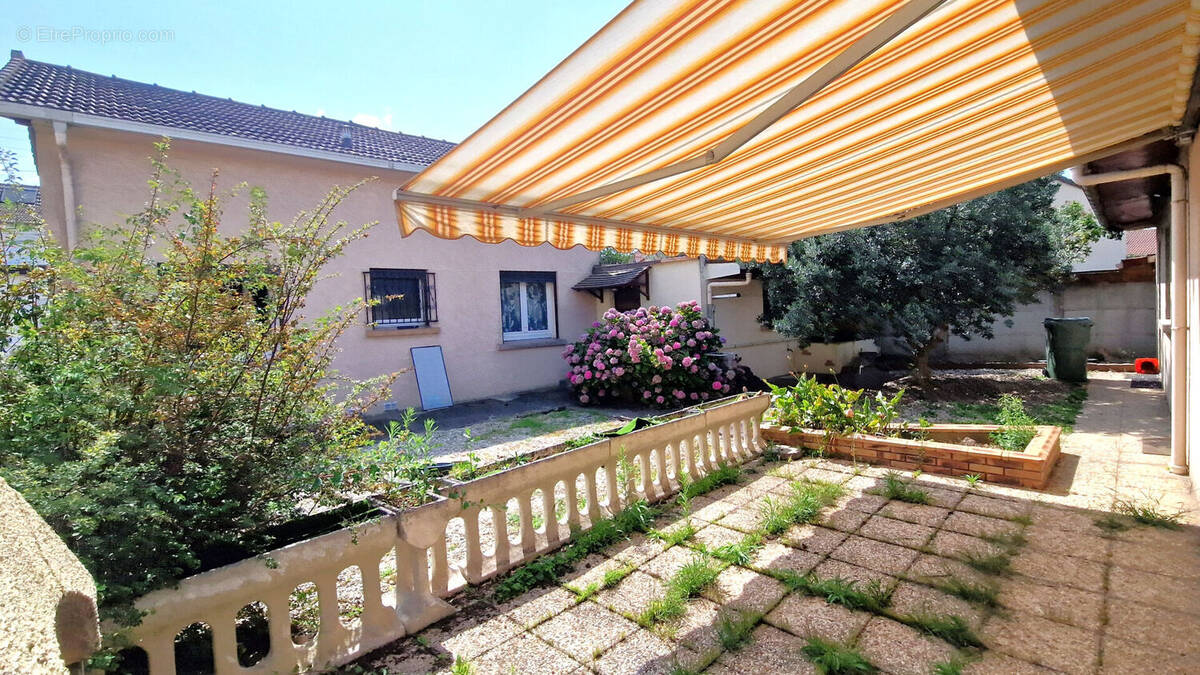 Maison à PARAY-VIEILLE-POSTE